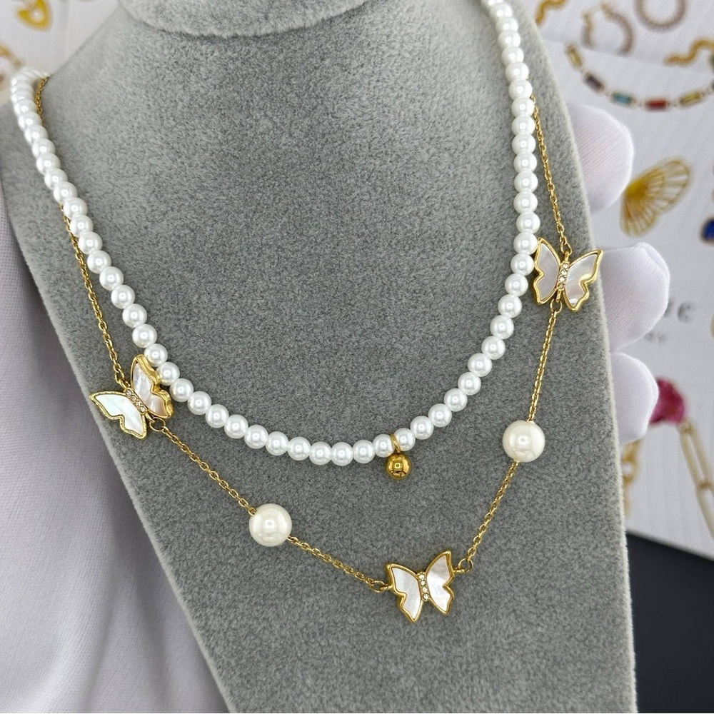 Gold Butterfly Necklace with Pearls - Picture 4 of 7